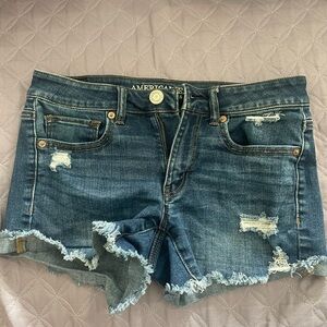 Cute jeans shorts for the fall